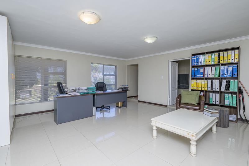 To Let 6 Bedroom Property for Rent in Kleinbron Estate Western Cape